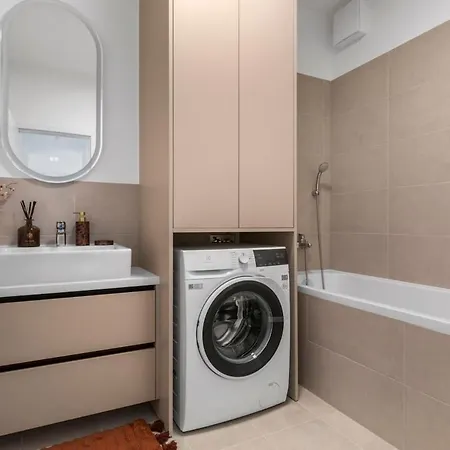 Slnecnice 2-bedroom On Floor 6 With 4 Balcony And Parking By Skyviews *