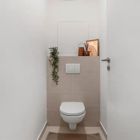 Slnecnice 2-bedroom On Floor 6 With 4 Balcony And Parking By Skyviews شقة