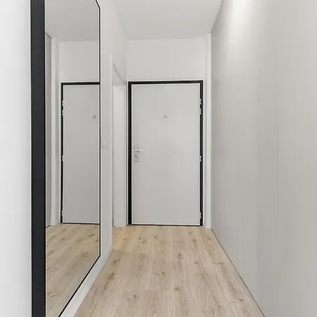 Slnecnice 2-bedroom On Floor 6 With 4 Balcony And Parking By Skyviews *
