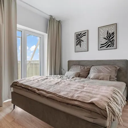 شقة Slnecnice 2-bedroom On Floor 6 With 4 Balcony And Parking By Skyviews